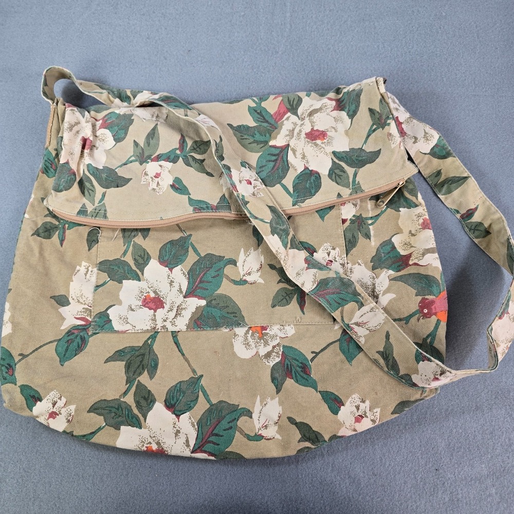 Gitano Foldover Shoulder Bag Womens Multicolor Magnolia Floral Zipper Pocket